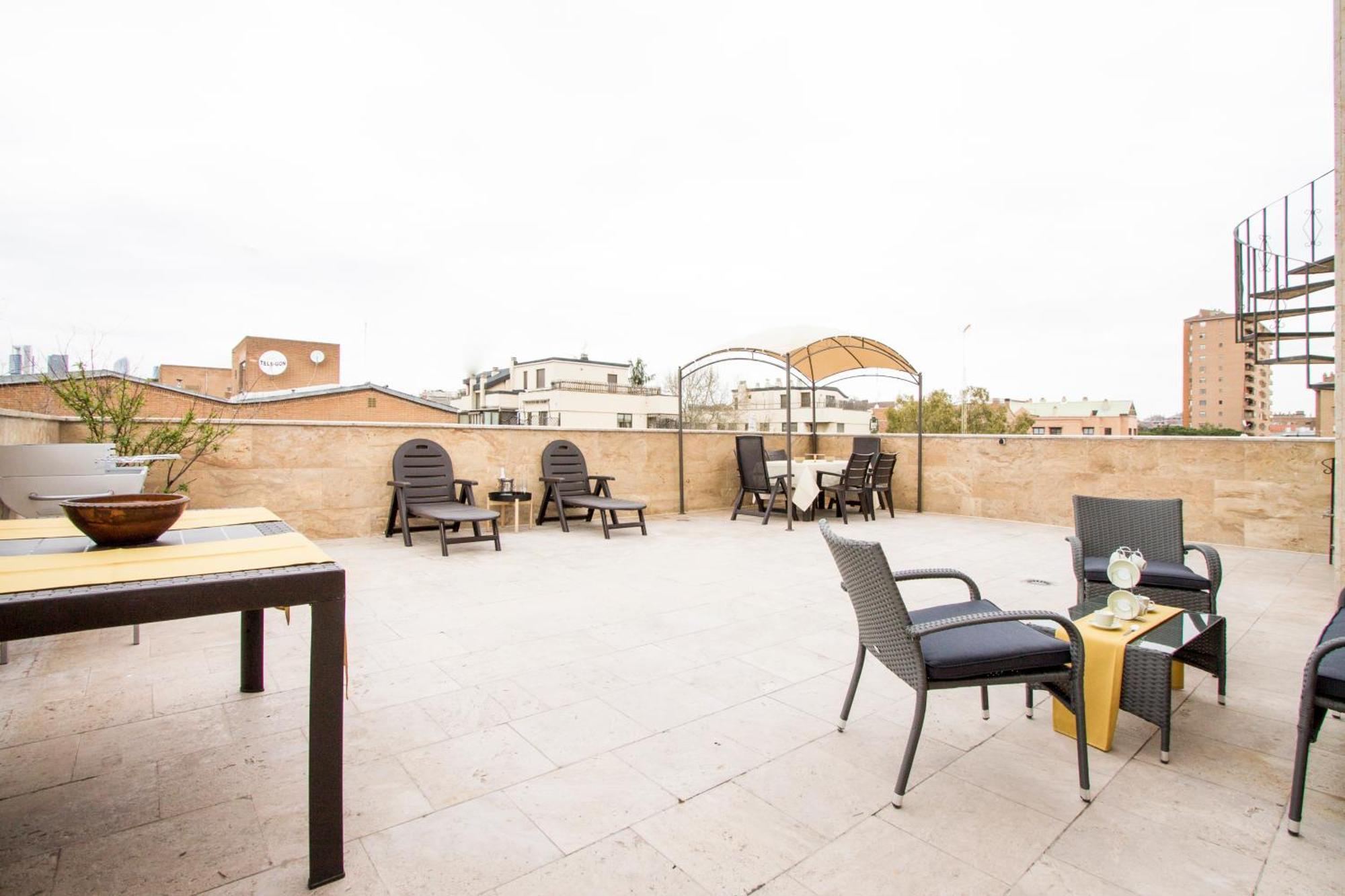 Apartamentos Villablino Arturo Soria مدريد المظهر الخارجي الصورة